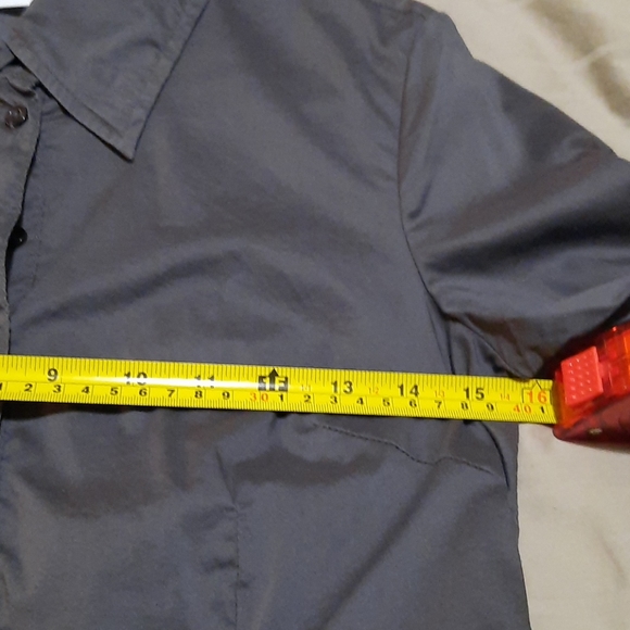 Woman's button down dress shirt - Picture 3 of 5